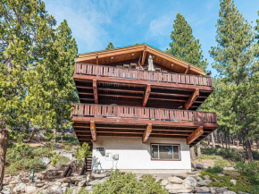 Fantastic Lakeview house with large decks!